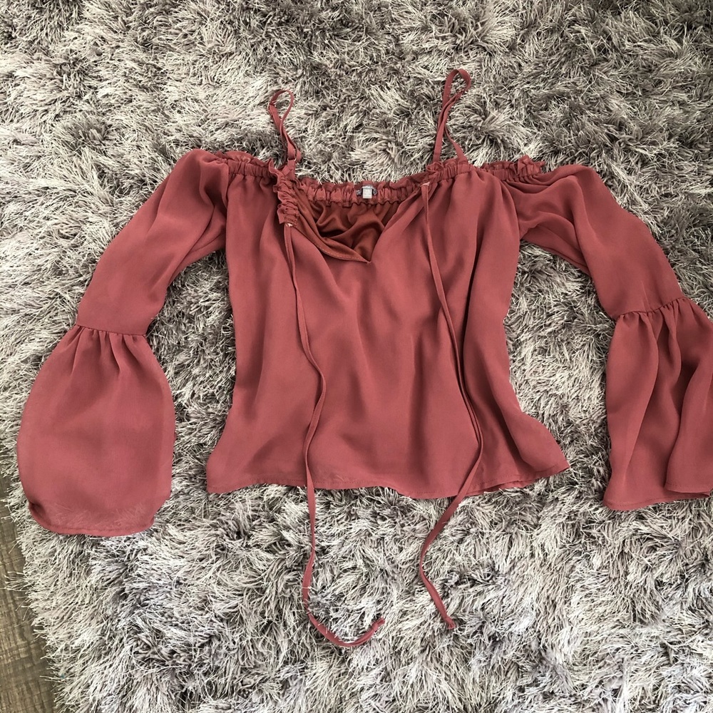 Mauve pink off shoulder flowy arm top XS euc